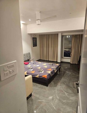 Room in 2 BHK Apartment at Rohan Vasantha, Marathahalli – for Rent