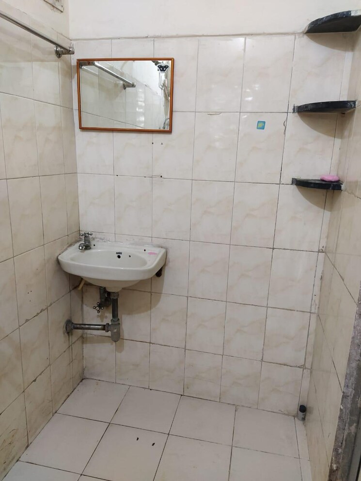 Bathroom, shiv-om-chs 2 Bedroom 930 Sq.Ft. Apartment In Chandivali Mumbai 9723277