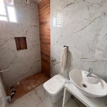 Bathroom in 2 BHK Apartment at Frazer Town – for Rent