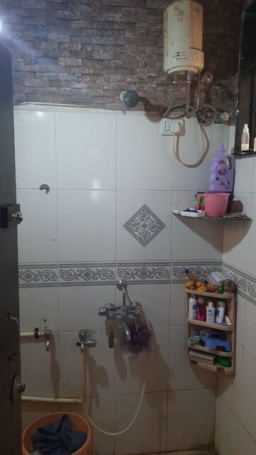 Furnished Amenities in 2 BHK Apartment at Group Seven Rushi Heights, Goregaon East – for Sale