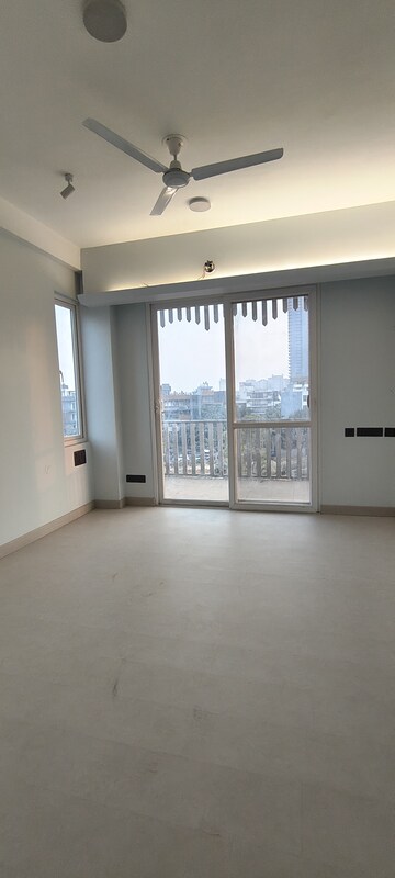 Room in 4 BHK Builder Floor at Emaar MGF Emerald Hills, Sector 65 – for Sale