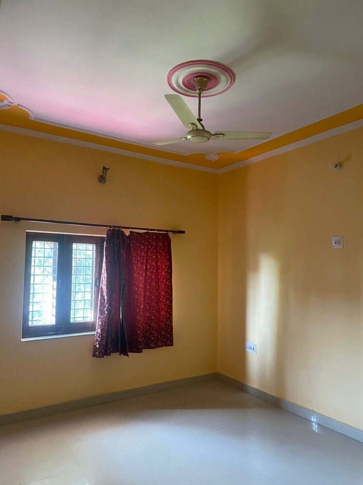 Room, turner road 4 Bedroom 200 Sq.Yd. Independent House In Turner Road Dehradun 9723391