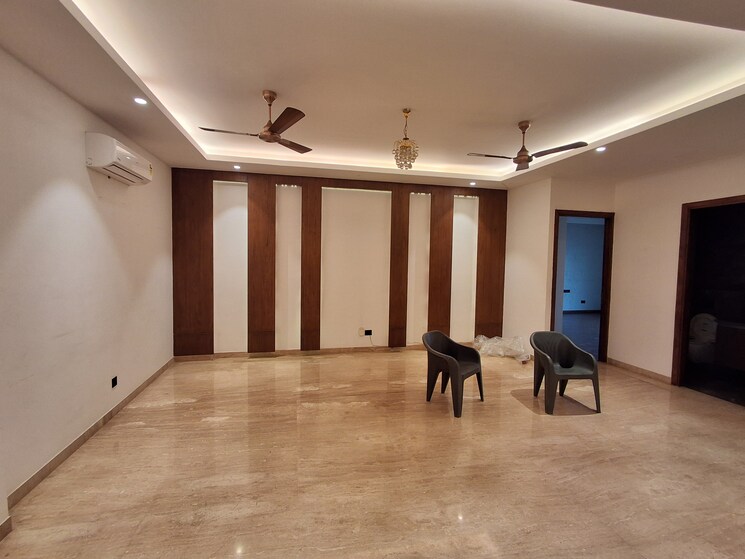 Master Bedroom, ansal-api-esencia 4 Bedroom 4000 Sq.Ft. Builder Floor In Sector 67 Gurgaon 9723401