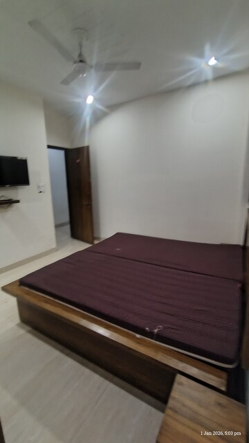Room in 1 RK Builder Floor at South City 1 – for Rent