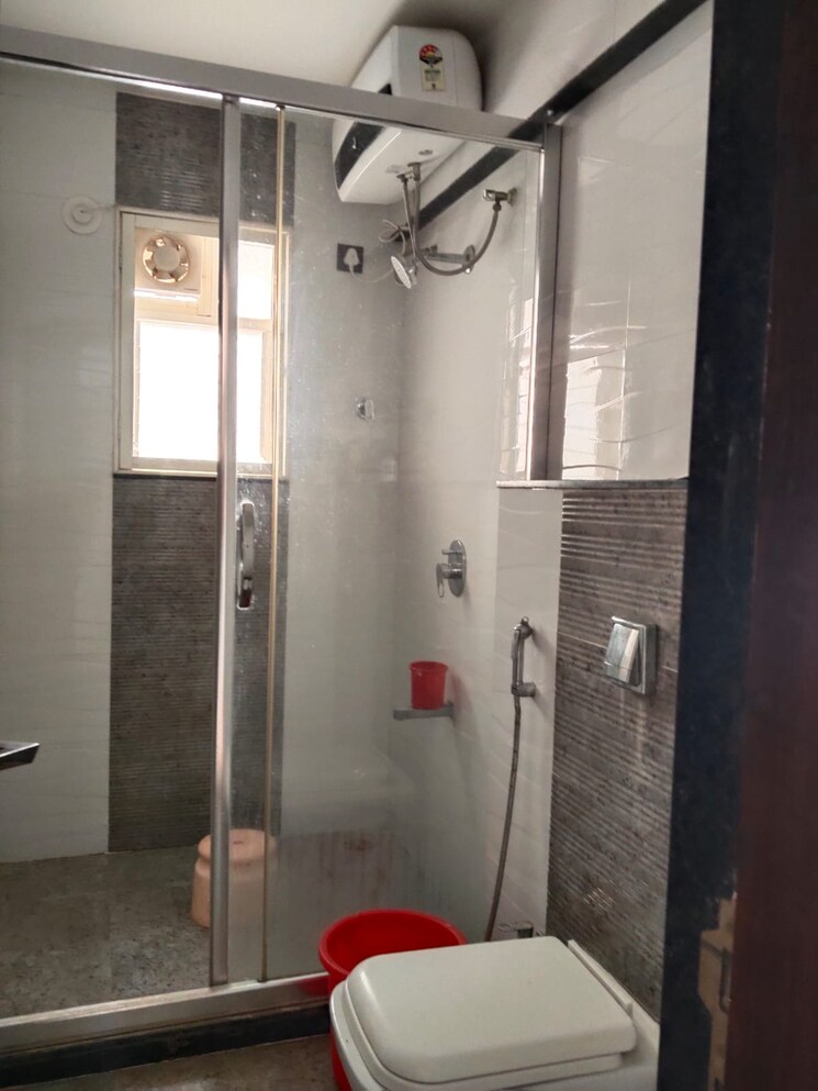 Bathroom, goel-ganga-liviano 3 Bedroom 1369 Sq.Ft. Apartment In Kharadi Pune 9723339