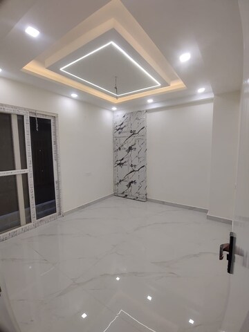 Room in 2 BHK Builder Floor at Gms Road – for Sale