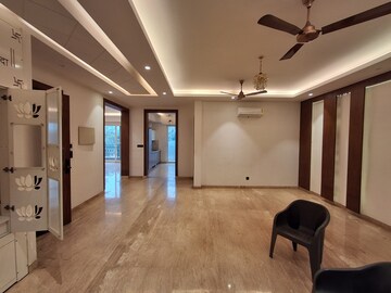 Room in 4 BHK Builder Floor at Heritage Homes, Sector 9 – for Rent