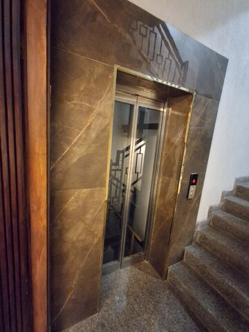 Furnished Amenities in 4 BHK Builder Floor at Heritage Homes, Sector 9 – for Rent