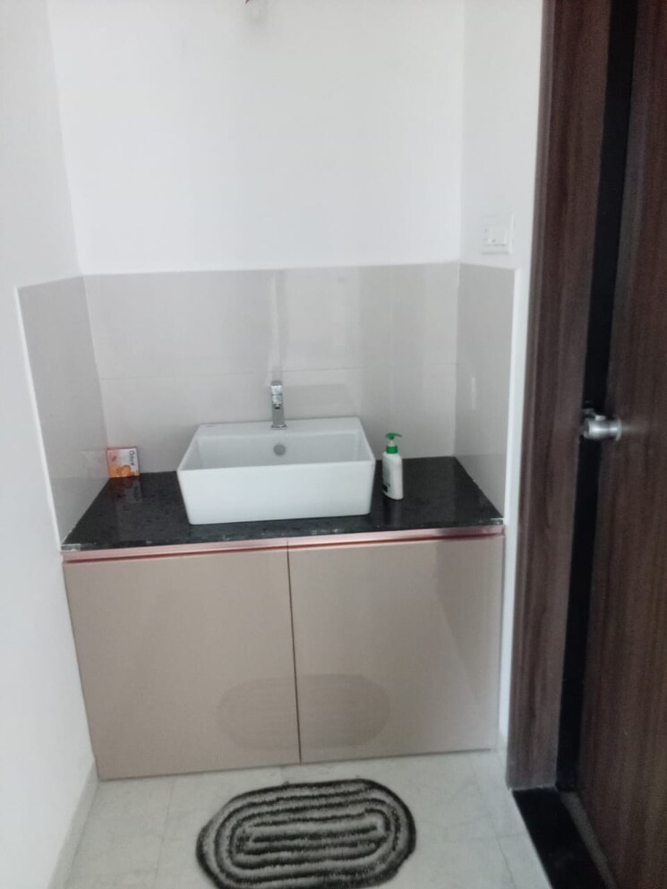 Bathroom, goel-ganga-serio 2 Bedroom 747 Sq.Ft. Apartment In Kharadi Pune 9723437