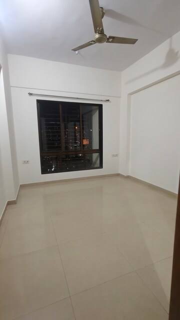 Room in 3 BHK Apartment at Neelkanth Palms, Kapur Bawdi – for Rent