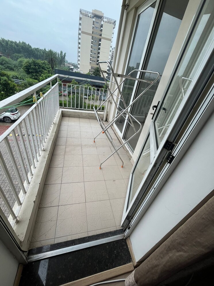 Balcony, international airport road 2 Bedroom 900 Sq.Ft. Apartment In International Airport Road Zirakpur 9723441