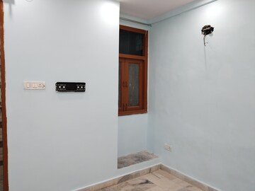 Room in 2 BHK Apartment at Khirki Extension – for Rent