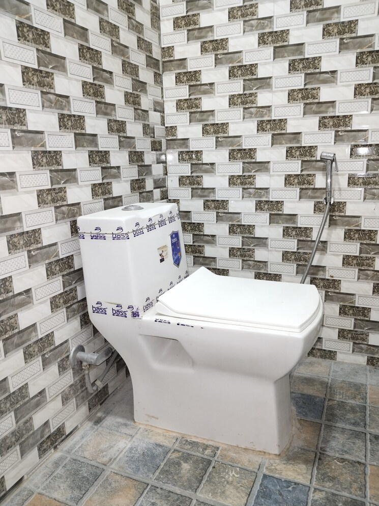 Bathroom, khirki extension 2 Bedroom 850 Sq.Ft. Apartment In Khirki Extension Delhi 9723459