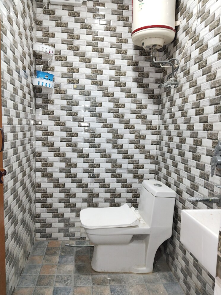 Team Area, khirki extension 2 Bedroom 850 Sq.Ft. Apartment In Khirki Extension Delhi 9723459