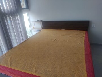 Room in 1 BHK Apartment at Tata Serein, Pokhran Road No Two – for Rent