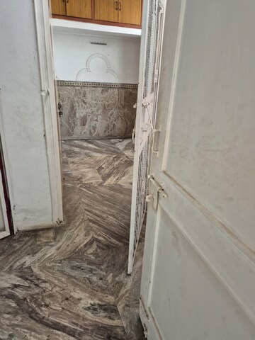 Furnished Amenities in 1 RK Builder Floor at Mayur Vihar – for Rent