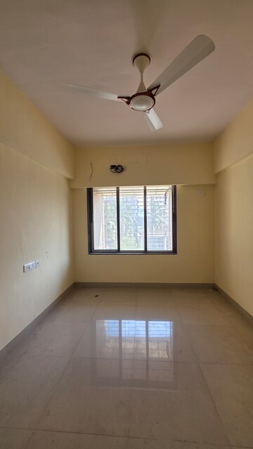 Room in 2 BHK Apartment at Eden Woods complex, Manpada – for Sale