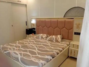 Bedroom in 3 BHK Apartment at Omaxe R2, Gomti Nagar – for Rent