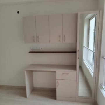 Room in 3 BHK Apartment at Shapoorji Pallonji Joyville Phase 3, Sector 102 – for Rent