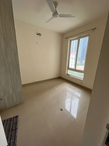 Room in 2.5 BHK Apartment at Emaar Emerald Estate, Sector 65 – for Sale