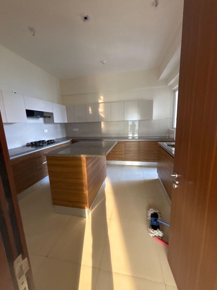 Kitchen, kalpataru-vista 4 Bedroom 3938 Sq.Ft. Apartment In Sector 128 Noida 9723603
