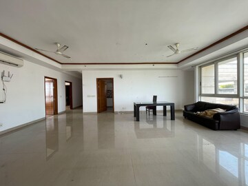 Living Room in 4 BHK Apartment at Jaypee Imperial Court, Sector 128 – for Rent
