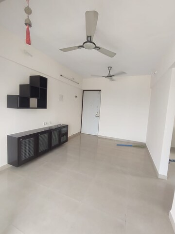 Room in 1 BHK Apartment at Horizon Height, Kasarvadavali – for Rent