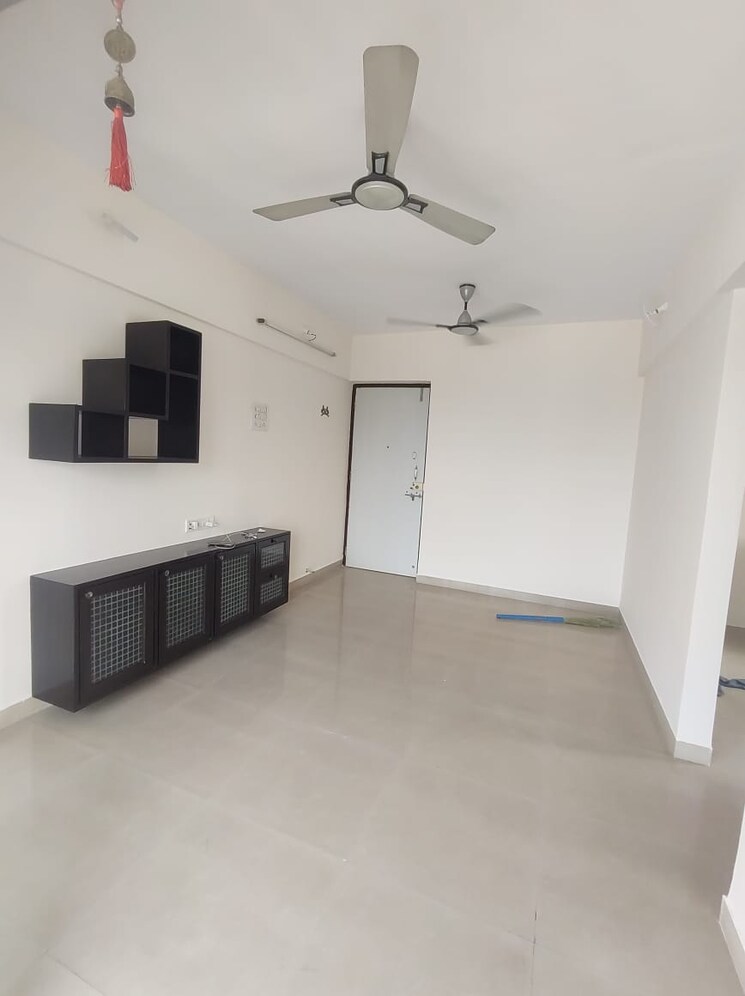 Room, horizon-height 1 Bedroom 450 Sq.Ft. Apartment In Kasarvadavali Thane 9723625