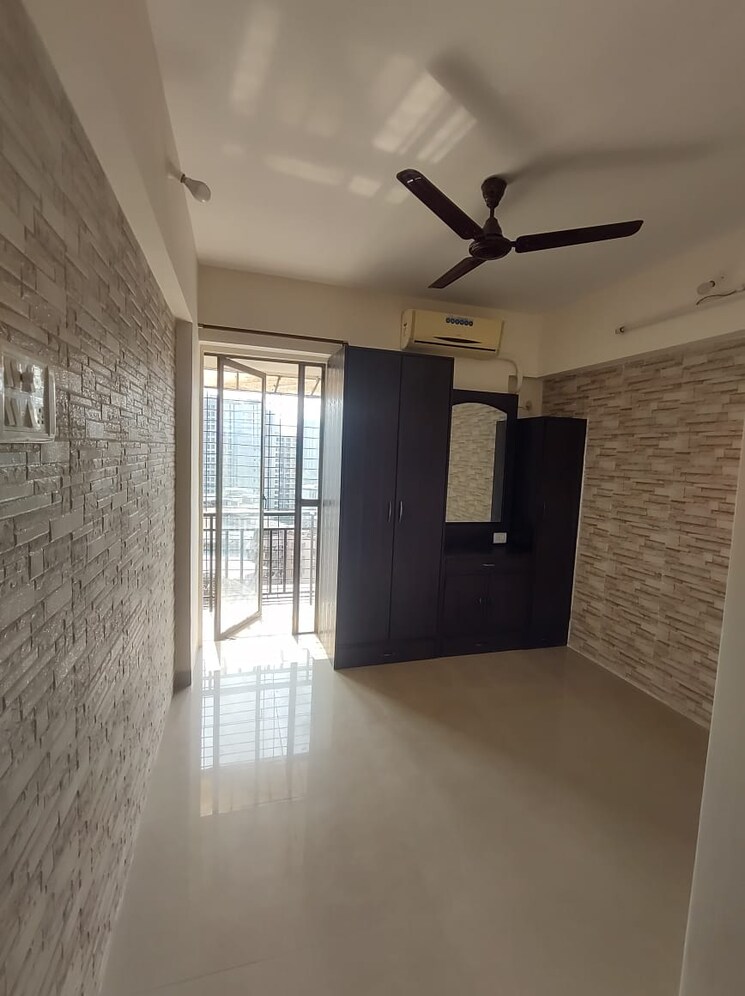 Room, horizon-height 1 Bedroom 450 Sq.Ft. Apartment In Kasarvadavali Thane 9723625