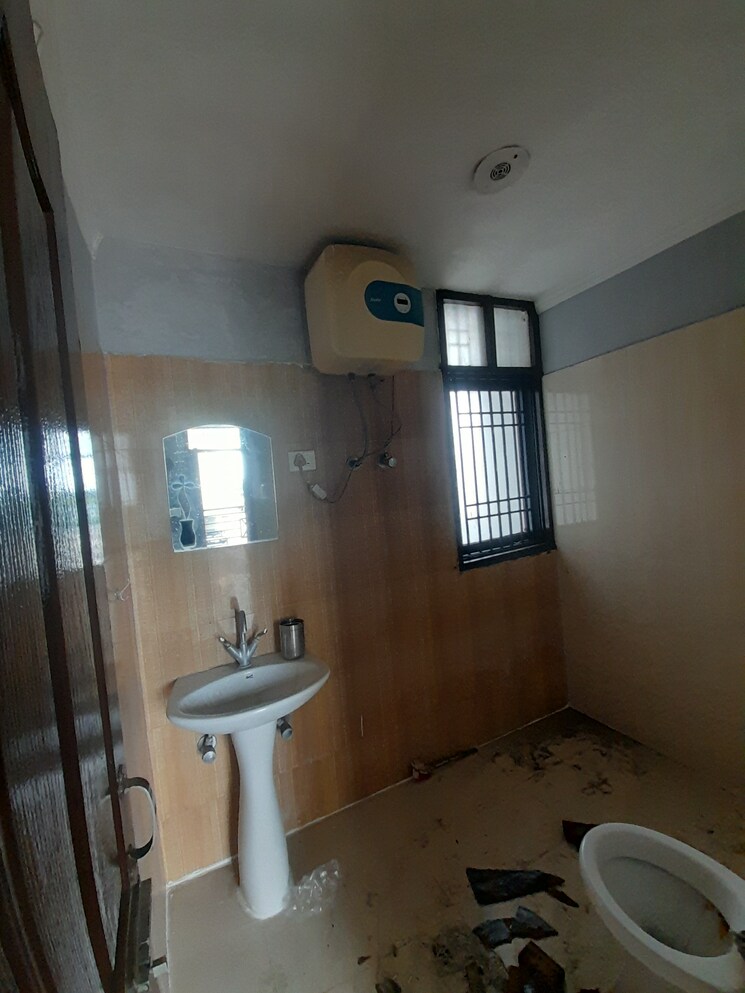 Bathroom, maya-garden-city 2 Bedroom 1152 Sq.Ft. Apartment In Lohgarh Zirakpur 9723621