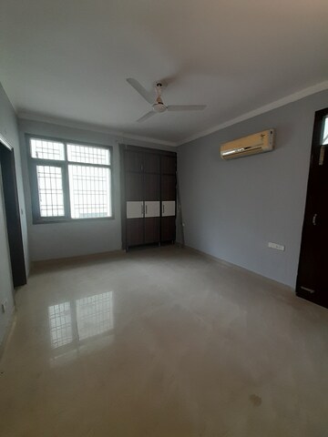 Room in 2 BHK Apartment at Maya Garden City, Lohgarh – for Rent