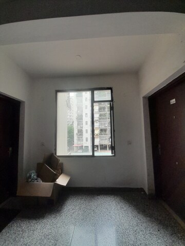 Room in 2 BHK Apartment at Maya Garden City, Lohgarh – for Rent