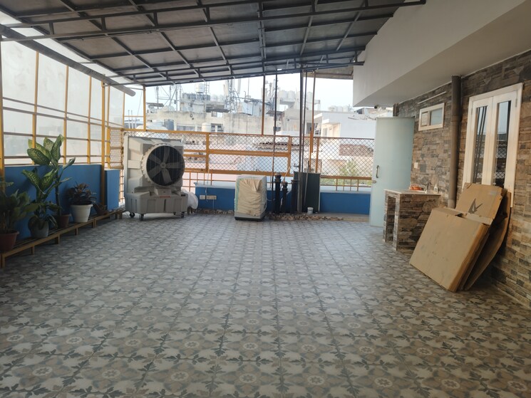  Parking, khirki extension 1 Bedroom 1000 Sq.Ft. Apartment In Khirki Extension Delhi 9723645