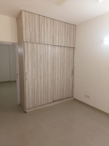 Room in 2.5 BHK Apartment at Emaar MGF Emerald Hills, Sector 65 – for Sale