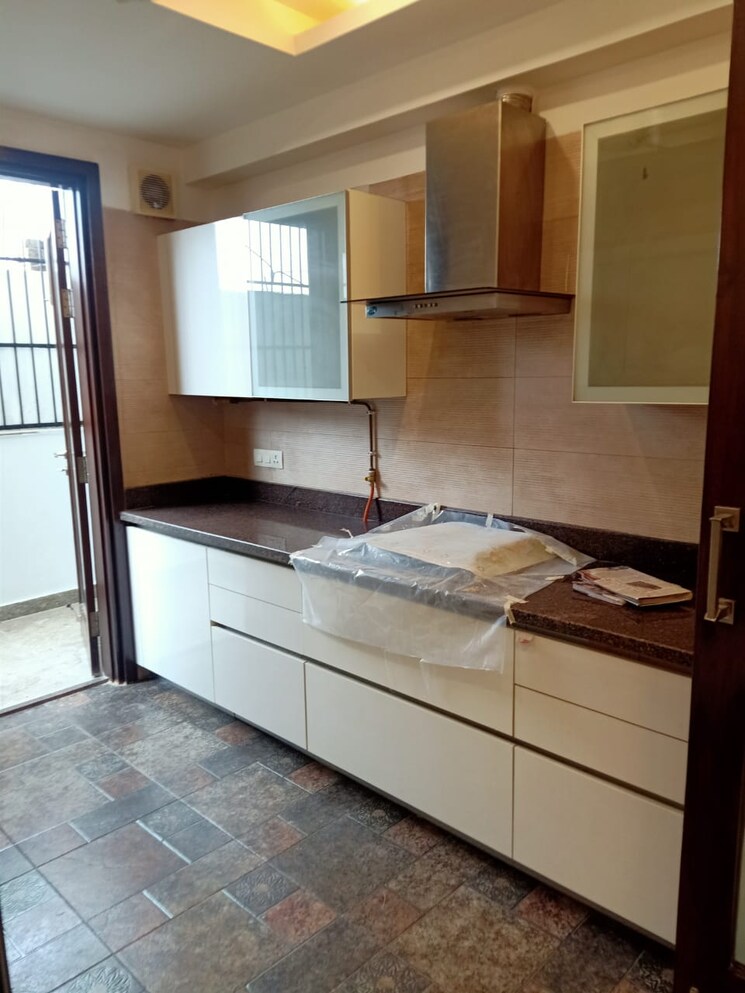 Kitchen, safdarjung development area 4 Bedroom 3000 Sq.Ft. Apartment In Safdarjung Development Area Delhi 9723673