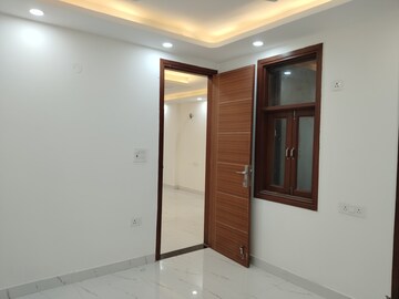 Room in 4 BHK Apartment at Panchsheel Vihar – for Sale