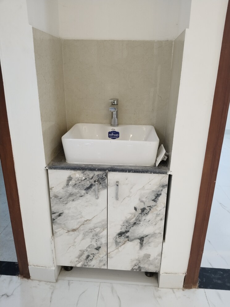 Bathroom, panchsheel vihar 4 Bedroom 1350 Sq.Ft. Apartment In Panchsheel Vihar Delhi 9723687