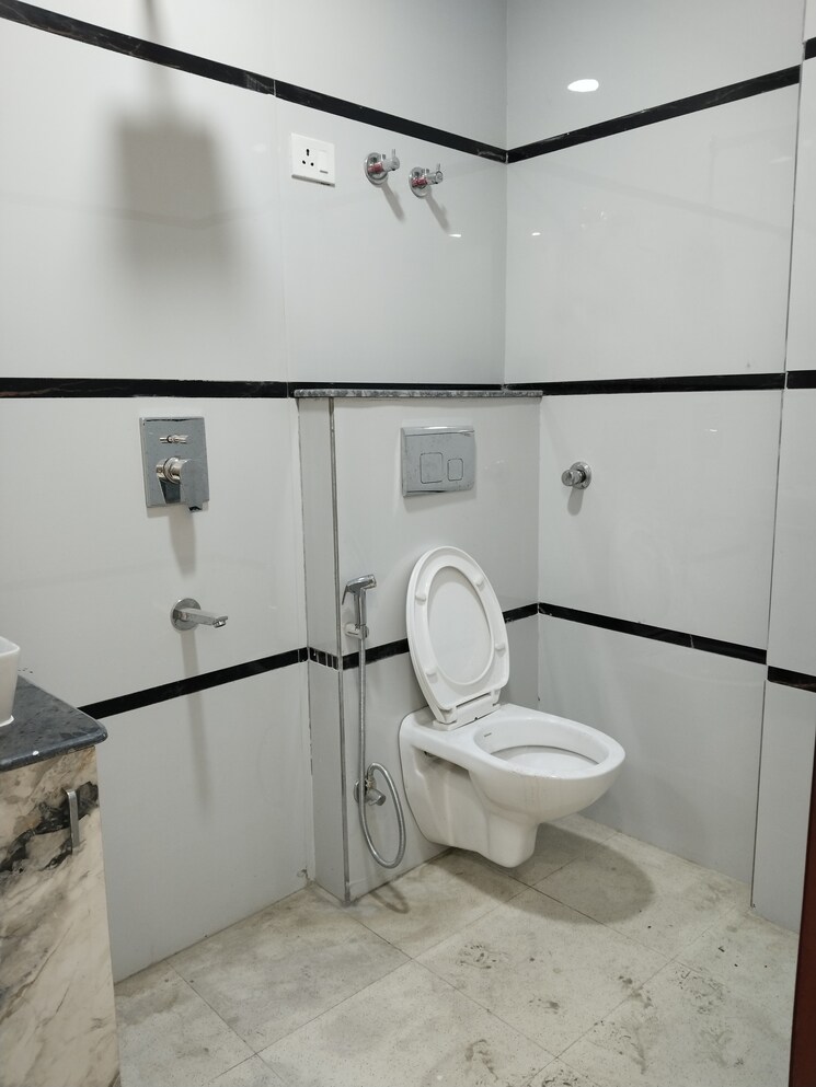 Bathroom, panchsheel vihar 4 Bedroom 1350 Sq.Ft. Apartment In Panchsheel Vihar Delhi 9723687