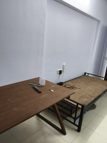 1 BHK Apartment For Rent in Vile Parle West