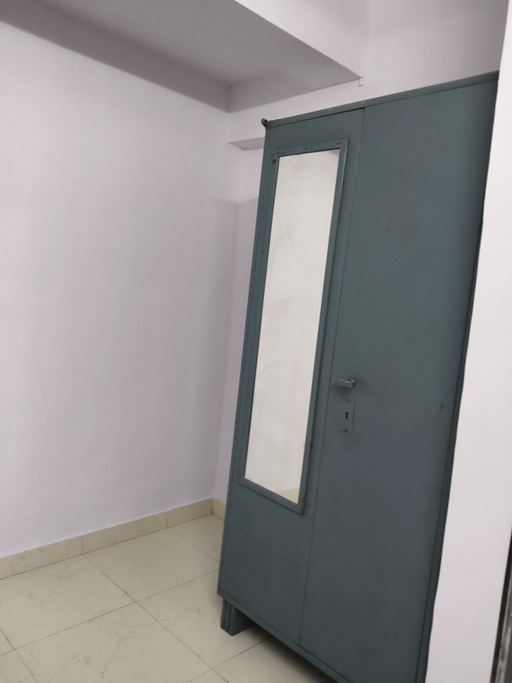 Room, vile parle west 1 Bedroom 420 Sq.Ft. Apartment In Vile Parle West Mumbai 9723702