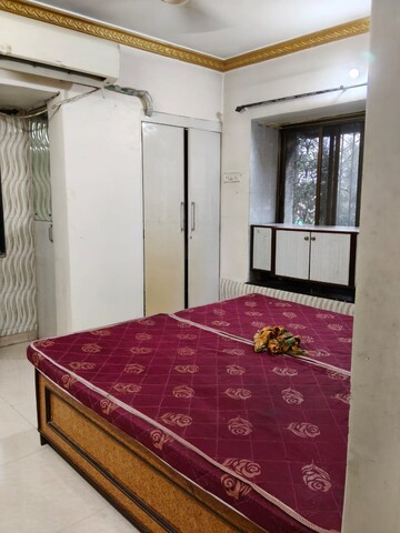 Bedroom in 2 BHK Apartment at Vakola – for Rent