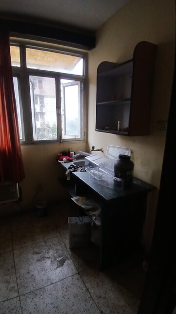 Parking in 1 RK Apartment at Designers Park Apartment, Sector 62 – for Rent