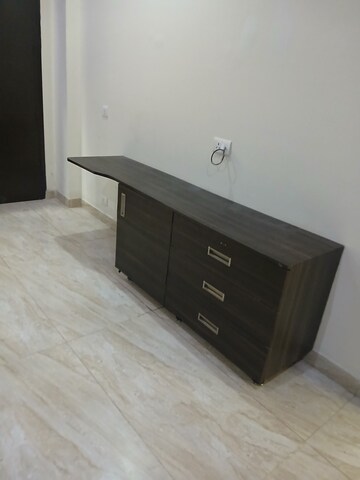 Furnished Amenities in 2 BHK Builder Floor at Unitech South City II, Sector 50 – for Rent