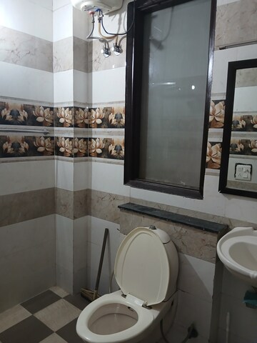 Furnished Amenities in 2 BHK Builder Floor at Unitech South City II, Sector 50 – for Rent