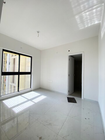 Room in 1 BHK Apartment at Runwal Gardens Phase 3, Dombivli East – for Sale