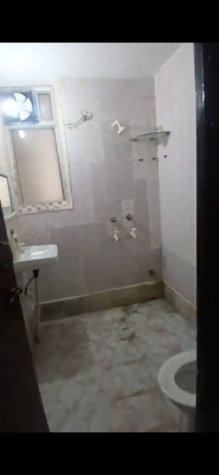 Bathroom, purvanchal-pmo-apartments 2 Bedroom 950 Sq.Ft. Apartment In Sector 62 Noida 9723823