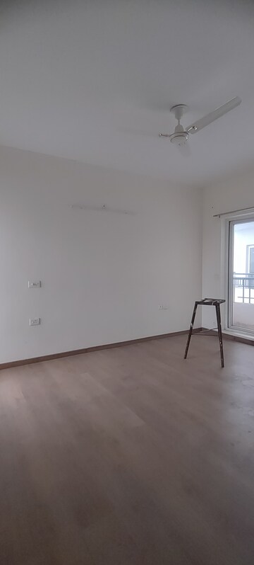 Room in 3 BHK Apartment at Ansal Crown Heights, Sector 80 – for Rent