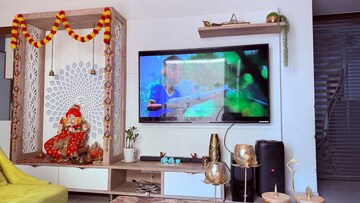 Furnished Amenities in 3 BHK Apartment at Mahagun Mirabella, Sector 79 – for Rent