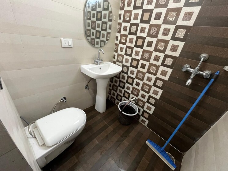 Bathroom, pir machalla 3 Bedroom 1250 Sq.Ft. Builder Floor In Pir Machalla Zirakpur 9723857