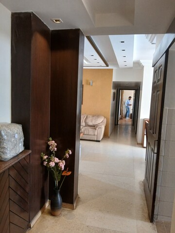 Furnished Amenities in 2 BHK Builder Floor at Auram Floor, South City 2 – for Rent